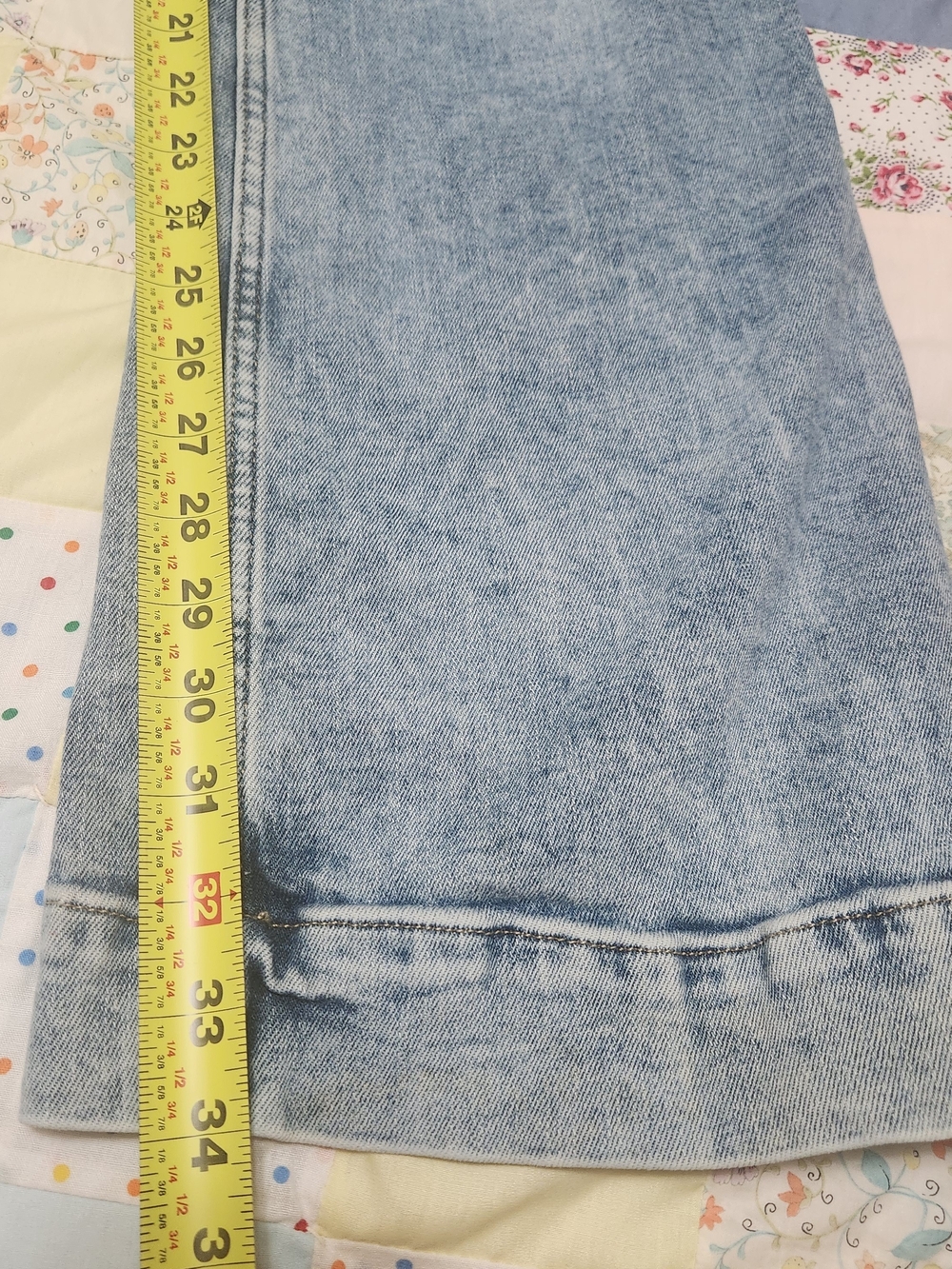 Light Wash Flare Jeans for Women - Classic Wide Leg - Picture 6 of 12